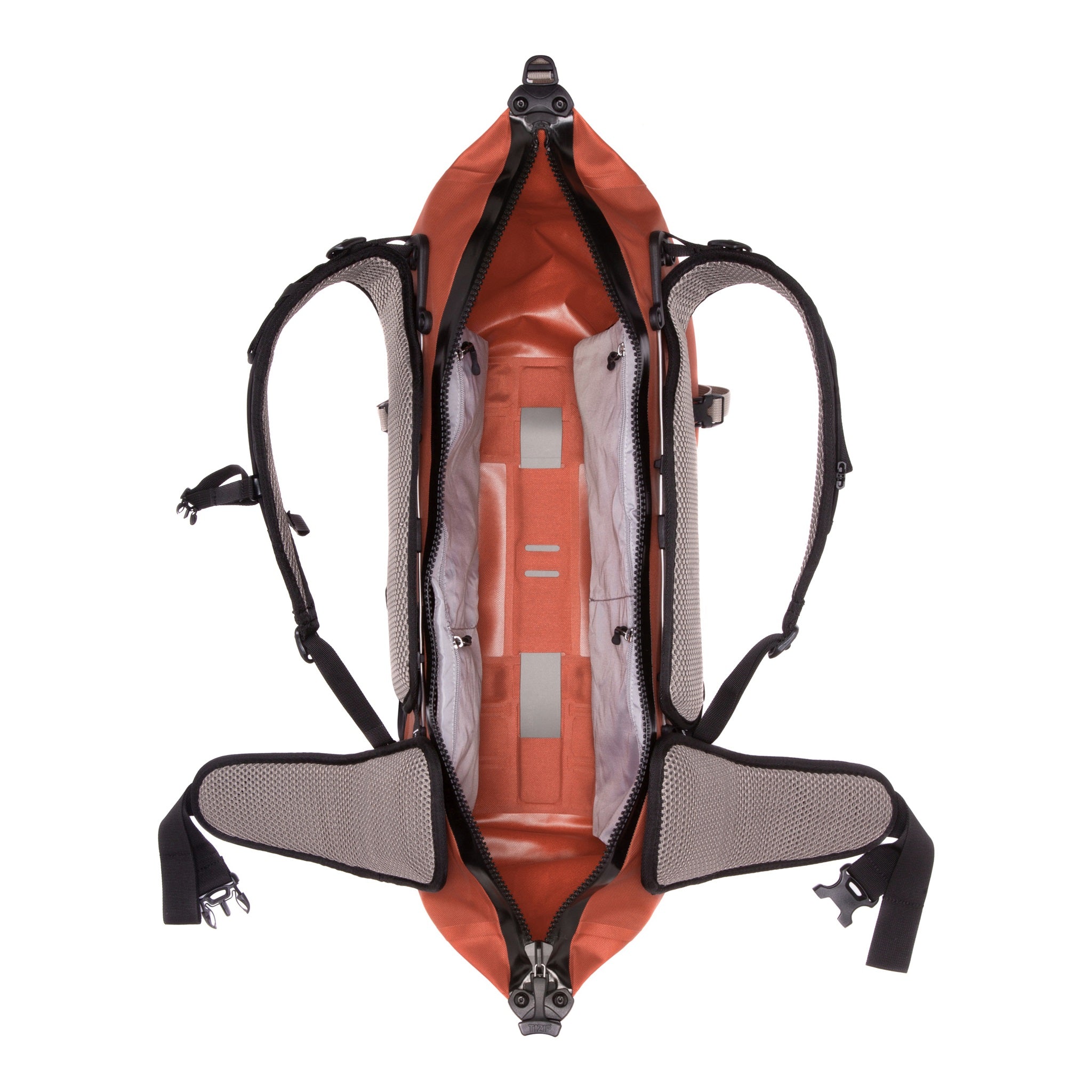 Innenansicht des wasserdichten ORTLIEB Outdoor-Rucksacks Atrack in der Farbe rooibos mit 25 Litern Volumen, mit geräumigem Hauptfach, internen Organizertaschen und vollständig wasserdichtem Aufbau.