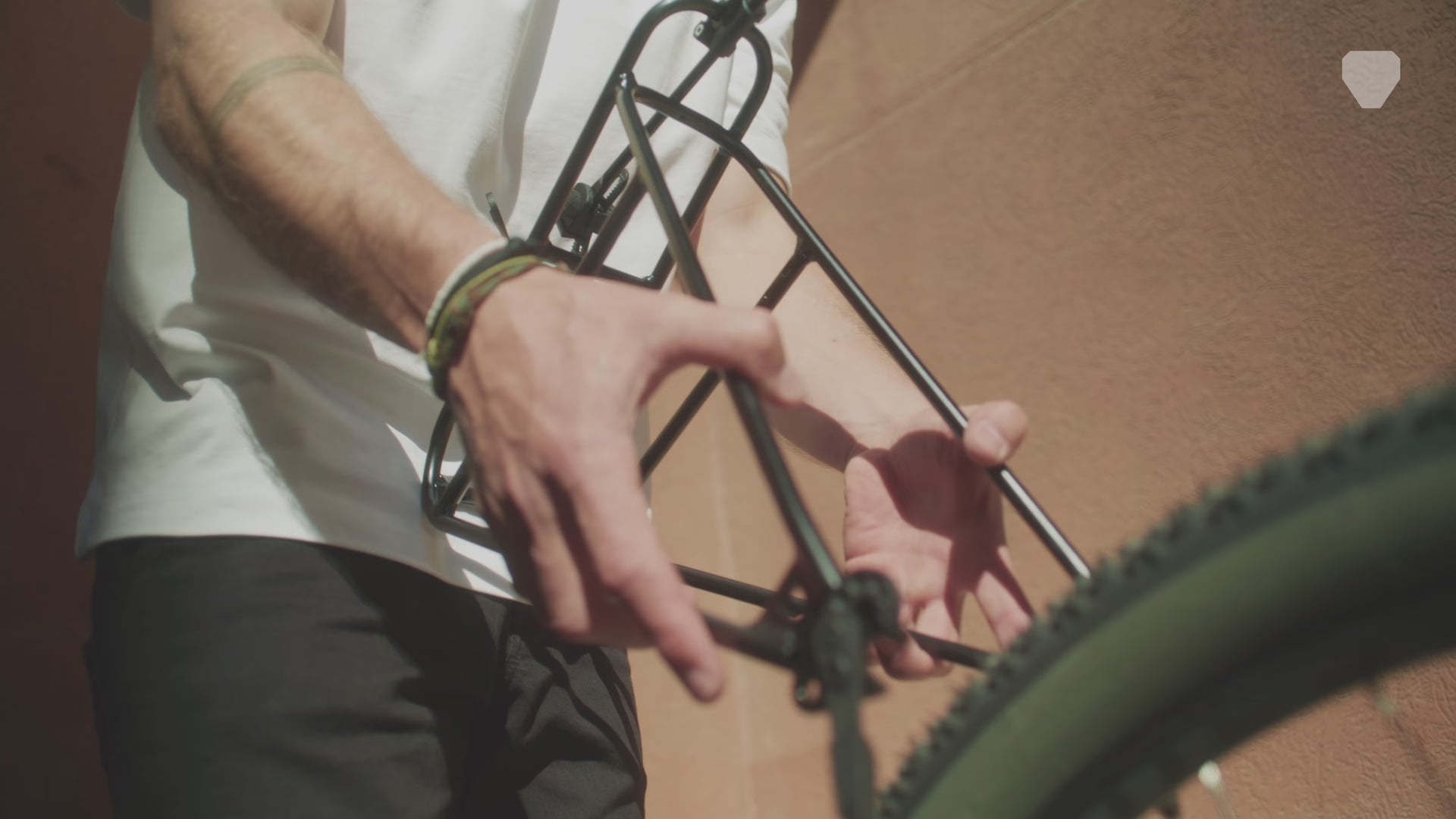 How-To Video Thru Axle M6-Connector